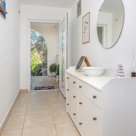 3 Bedroom Amazing In Malinska