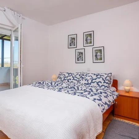 3 Bedroom Amazing In Malinska * Županje