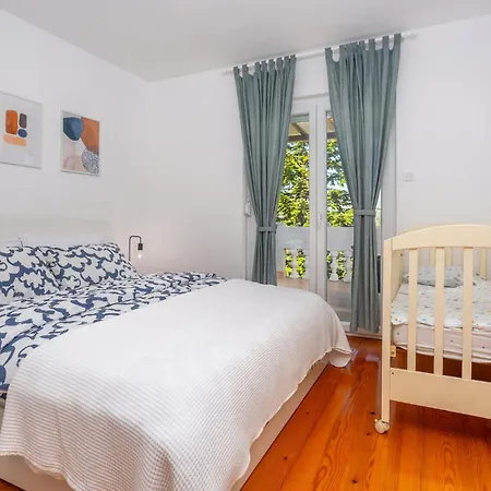 3 Bedroom Amazing In Malinska Županje