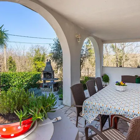 Cozy In Malinska With Kitchen *