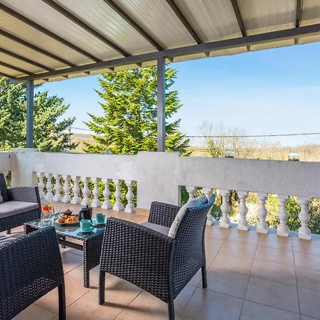 Cozy In Malinska With Kitchen Σπίτι διακοπών *