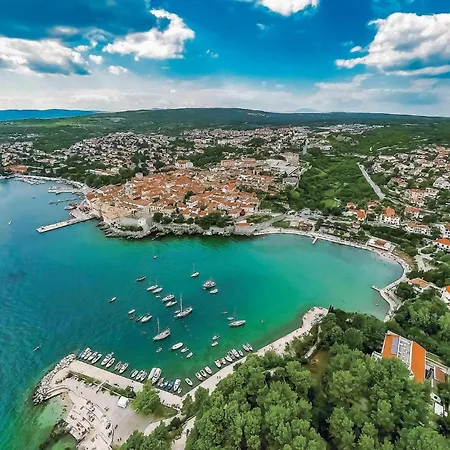 3 Bedroom Amazing In Malinska Nyaraló Županje