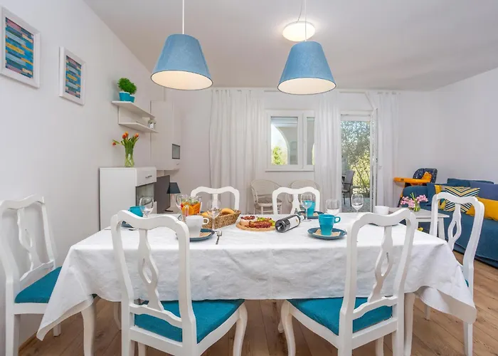 3 Bedroom Amazing In Malinska