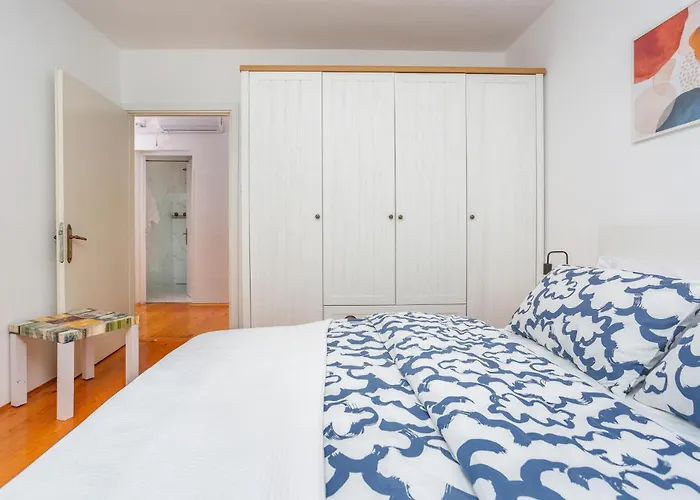 Holiday home 3 Bedroom Amazing In Malinska Zupanje