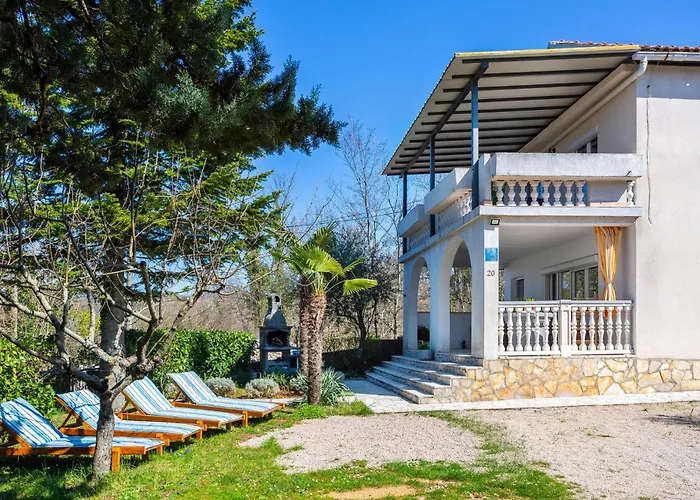 3 Bedroom Amazing In Malinska * Zupanje