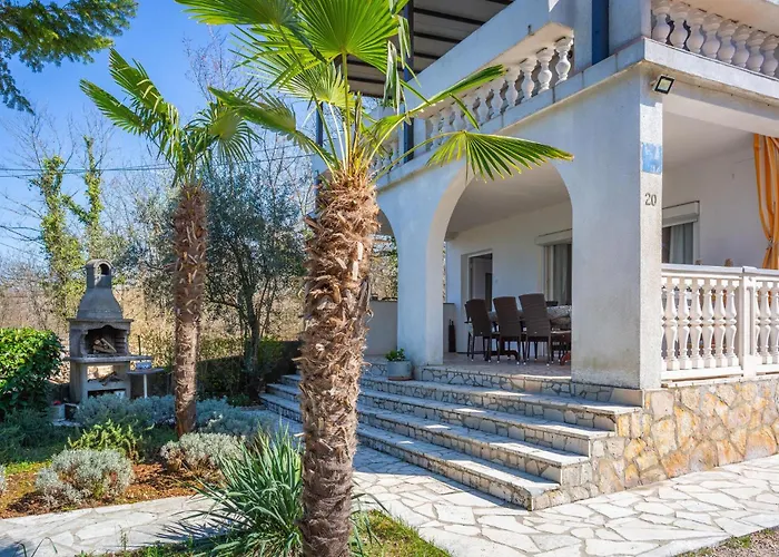3 Bedroom Amazing In Malinska Holiday home