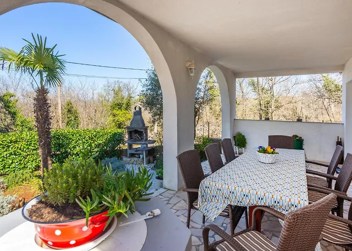 3 Bedroom Amazing In Malinska *