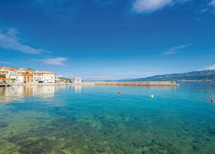 3 Bedroom Amazing In Malinska Holiday home